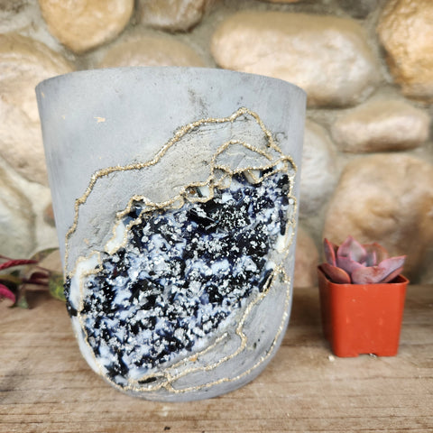 Black and White Flat Crystal Geode - LG Cylinder*Tall Black and White Flat Crystal Geode - LG Cylinder*Tall