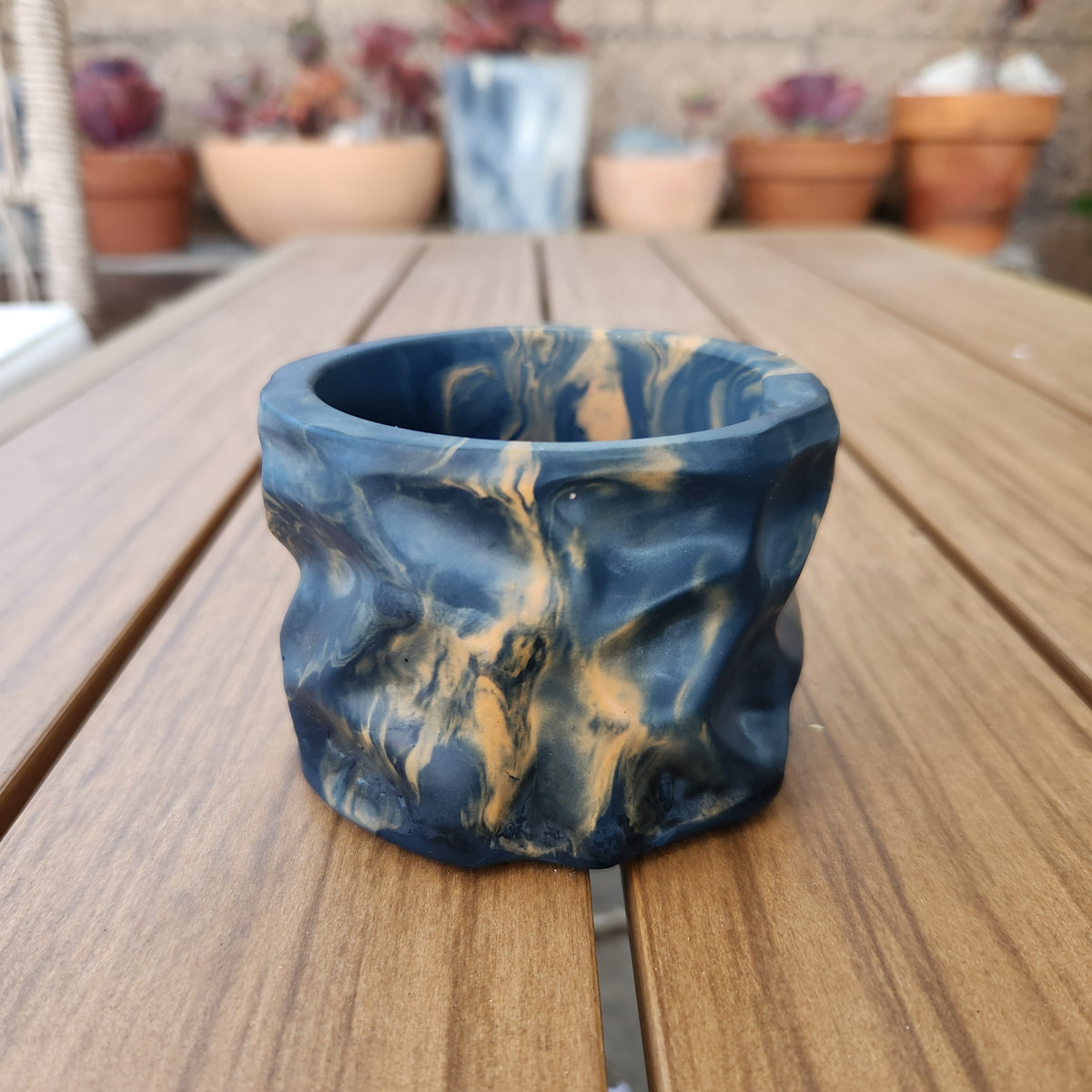 Jesmonite Indent Pot - Navy/Tan Marbled